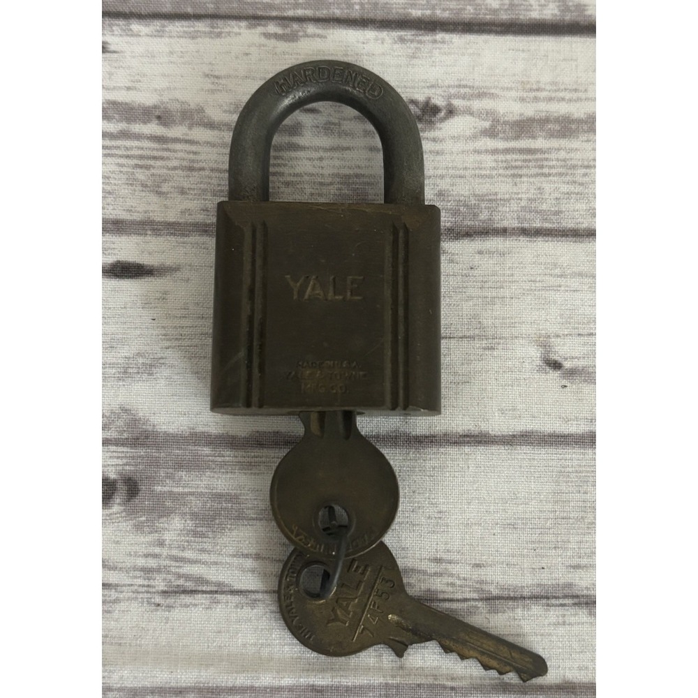 YALE Padlock 50s  60s  Original 2 Keys Works Vintage Brass Lock USA 2.5"  Medium